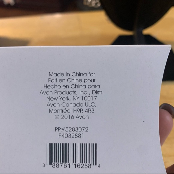 Avon Monarch Petals collar necklace Silvertone NIB 2016 - Picture 2 of 6